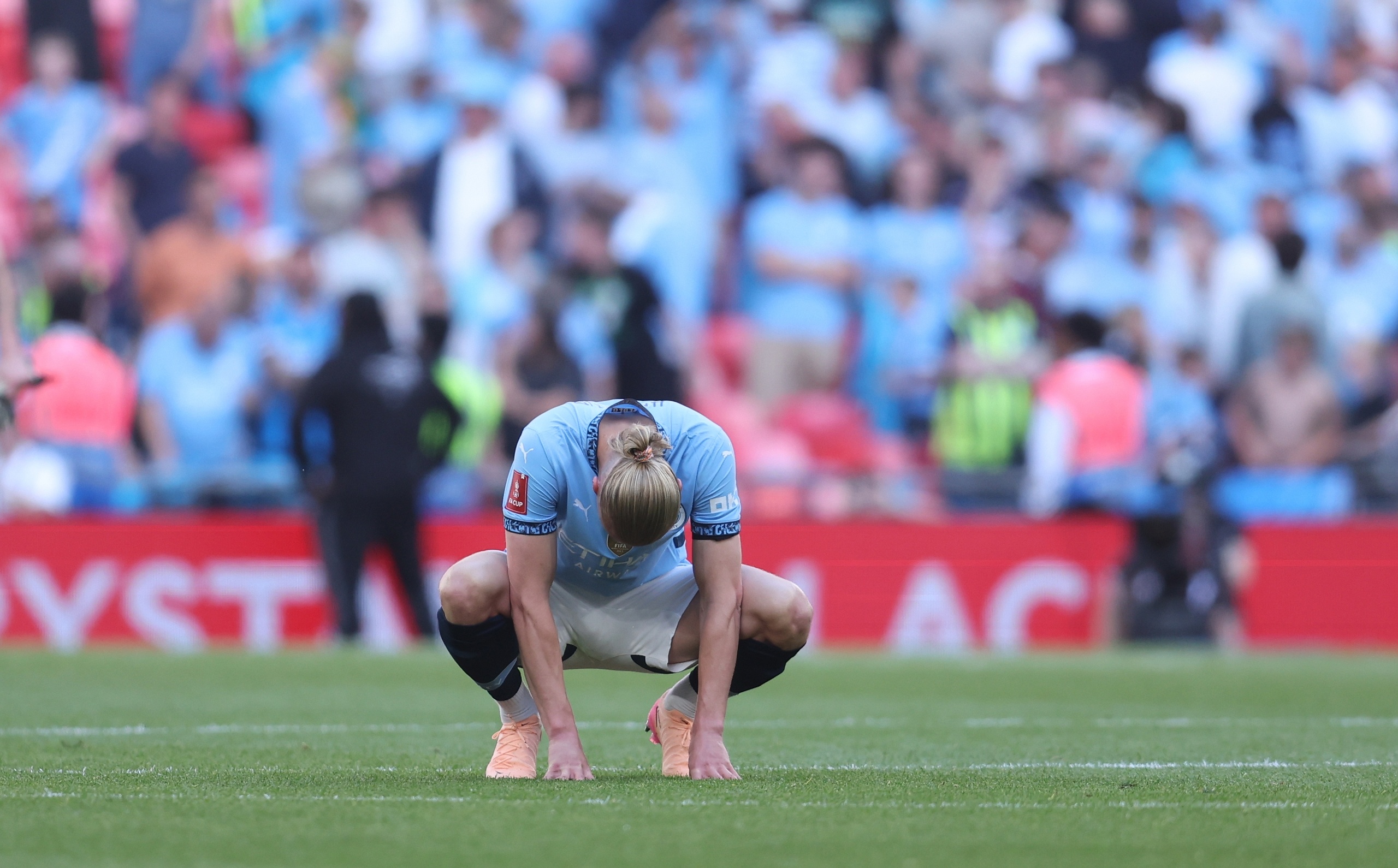 赛前国王杯焦点战，巴塞罗那单刀错失，球迷炸锅，更衣室氛围转暖的简单介绍爱游戏官网